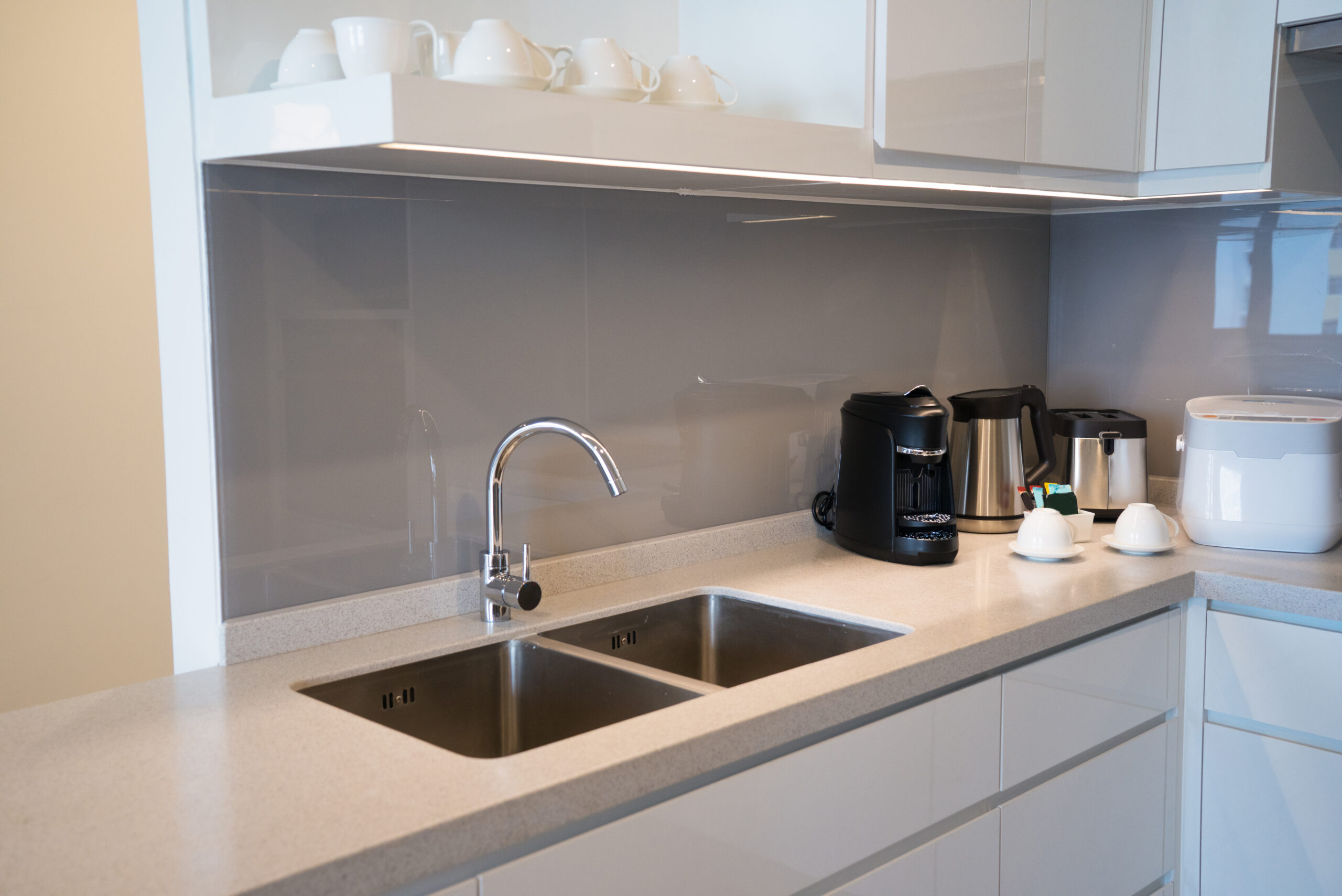 Minerva vs Corian: Which Should You Choose?